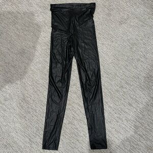 Leith faux leather leggings size small